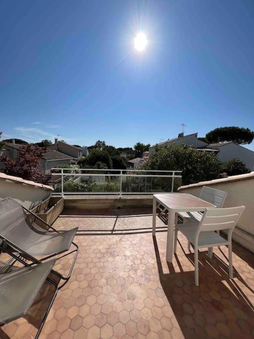 Magnifique Appartement Traversant Avec Vue Sur Le Golf La Grande-Motte Exterior foto